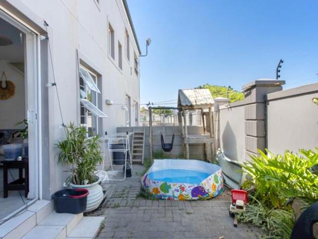 Townhouse for sale in Cape Town, Western Cape