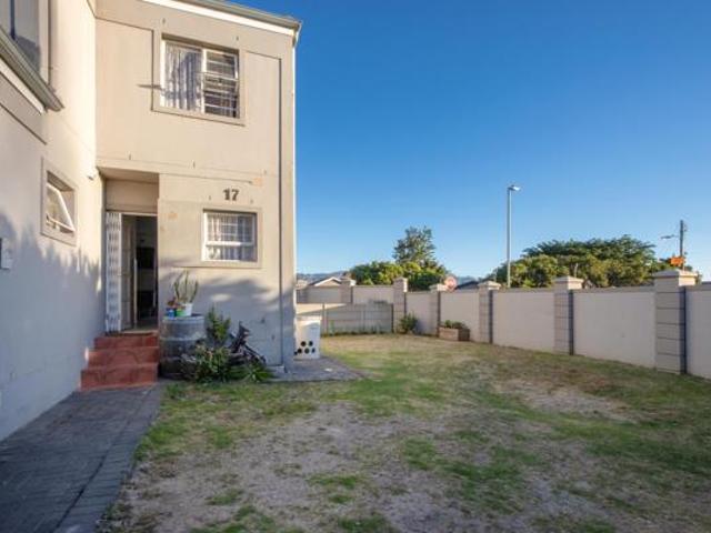 Townhouse for sale in Cape Town, Western Cape
