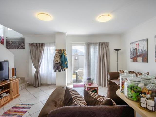 Townhouse for sale in Cape Town, Western Cape