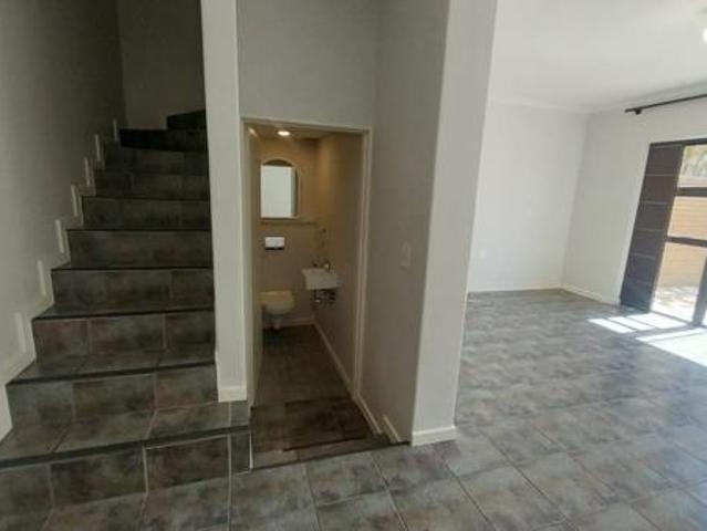 Townhouse for rent in Cape Town, Western Cape