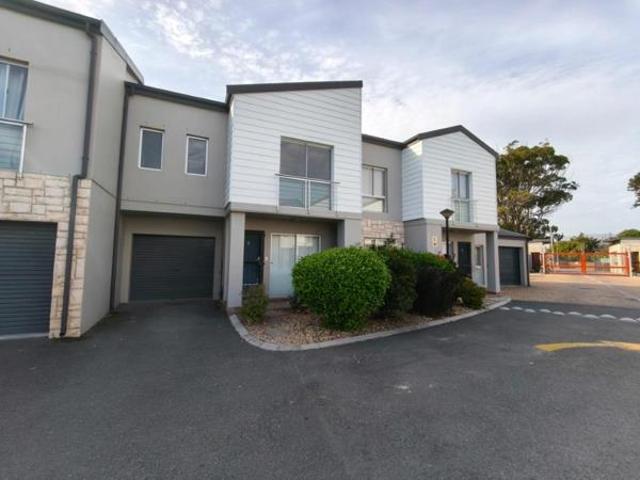 Townhouse for rent in Cape Town, Western Cape