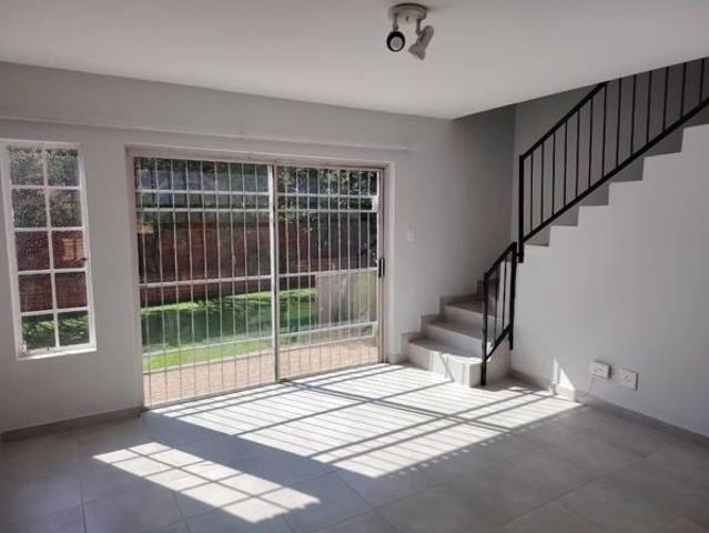Townhouse for rent in Westonaria, Gauteng