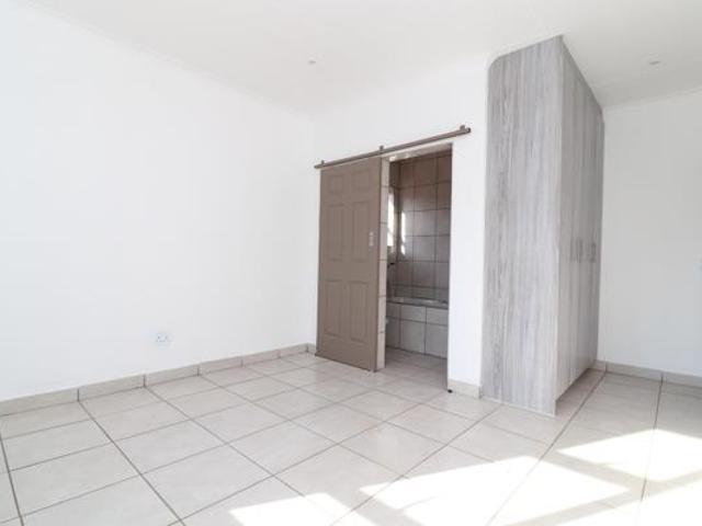 Townhouse for rent in Jansenpark, City of Ekurhuleni Metropolitan Municipality
