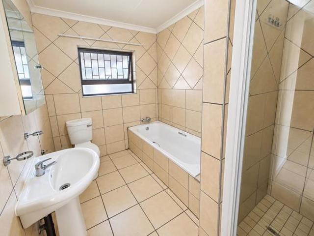 Townhouse for rent in Jansenpark, City of Ekurhuleni Metropolitan Municipality