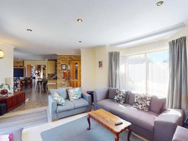 Townhouse for sale in Port Elizabeth, Eastern Cape