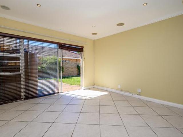 Townhouse for sale in Nelson Mandela Bay Ward 18, Nelson Mandela Bay Metropolitan Municipality