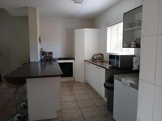 Townhouse for rent in Vosloorus, Gauteng