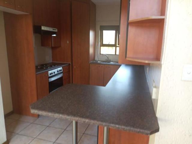 Townhouse for rent in Vosloorus, Gauteng