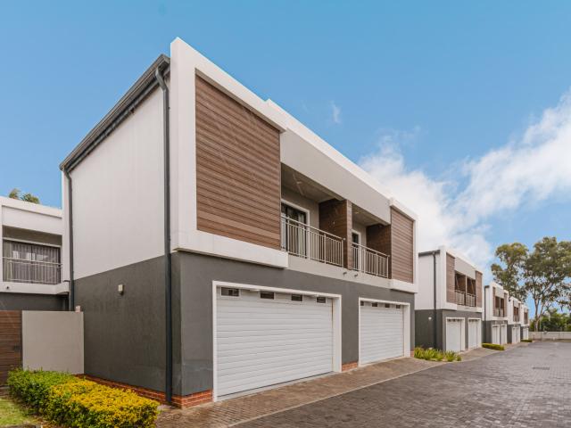 Townhouse for rent in Alexandra, Gauteng