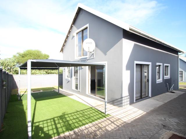 Townhouse for sale in East London, Eastern Cape