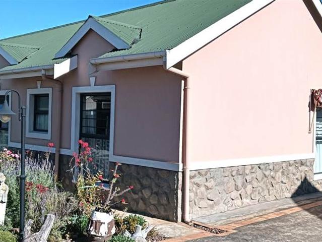 Townhouse for sale in Grabouw, Western Cape