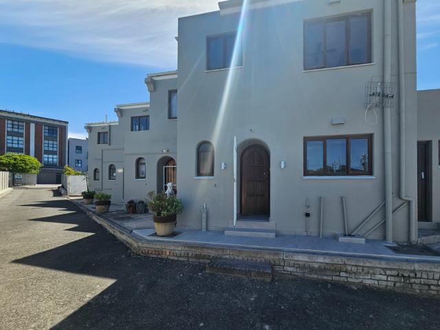Townhouse for rent in Cape Town, Western Cape