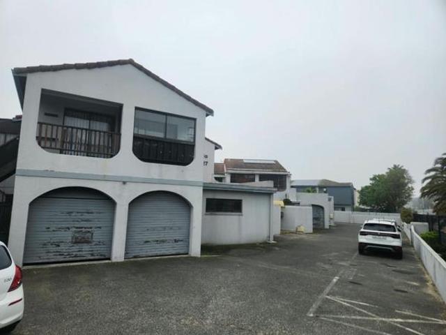 Townhouse for rent in Cape Town, Western Cape