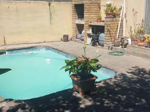 Townhouse for sale in Cape Town, Western Cape