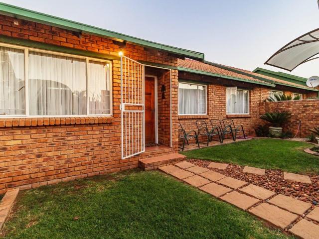 Townhouse for sale in Ekurhuleni, Gauteng