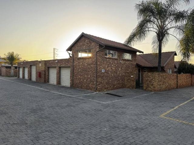 Townhouse for sale in Ekurhuleni, Gauteng