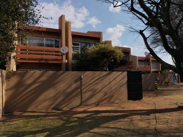 Townhouse for rent in Ekurhuleni, Gauteng