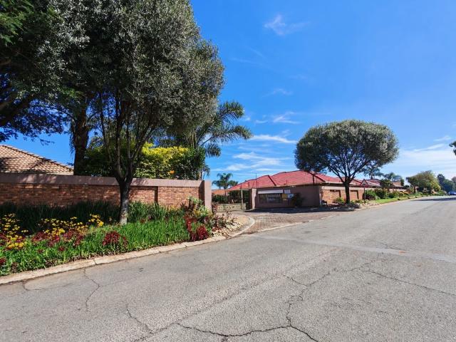 Townhouse for sale in Ekurhuleni, Gauteng