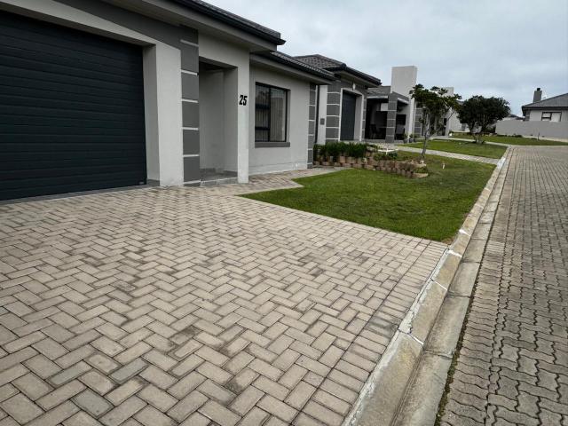 Townhouse for sale in Groot Brak Rivier, Western Cape