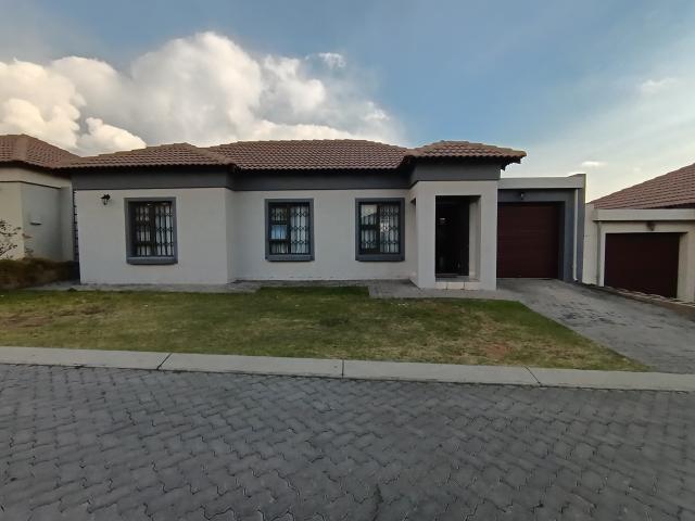 Townhouse for sale in Gert Sibande, Mpumalanga
