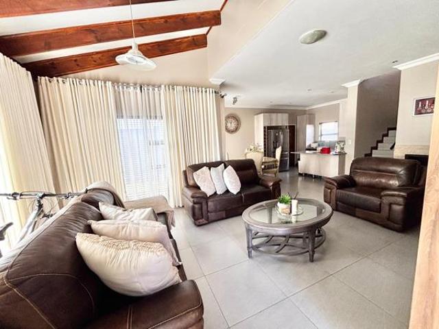 Townhouse for sale in Gert Sibande, Mpumalanga