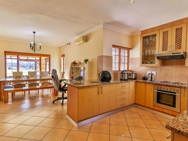 Townhouse for rent in North West