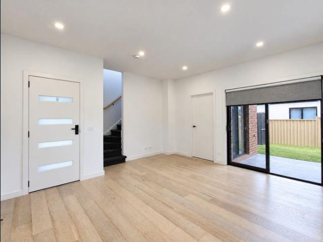 Townhouse for rent in Dandenong, Melbourne