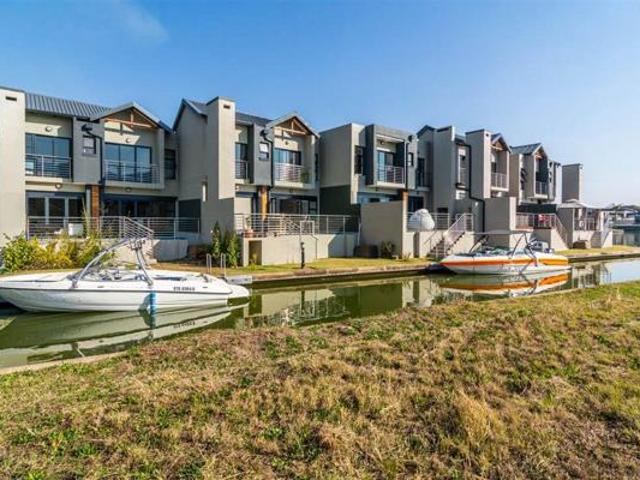 Townhouse for rent in North West