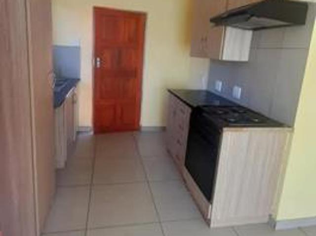 Townhouse for rent in Waterkloof, Gauteng