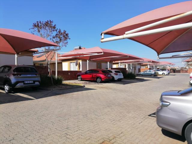 Townhouse for sale in Centurion, The Reeds