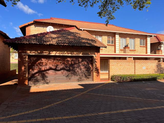 Townhouse for sale in Waterkloof, Gauteng