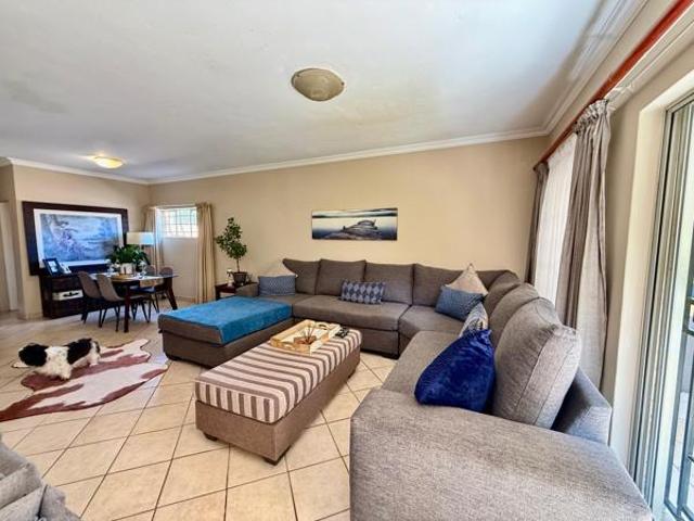 Townhouse for rent in Waterkloof, Gauteng