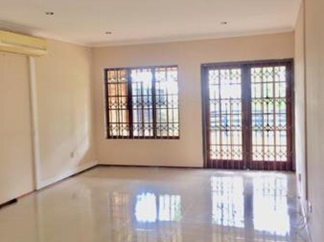 Townhouse for rent in Seaview, Kwazulu-natal