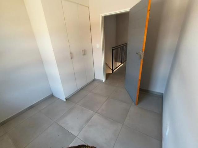 Townhouse for rent in Waterkloof, Gauteng