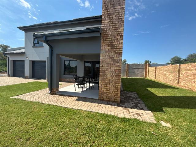 Townhouse for sale in Akasia, Gauteng