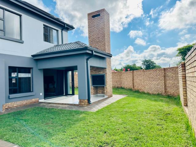 Townhouse for sale in Akasia, Gauteng