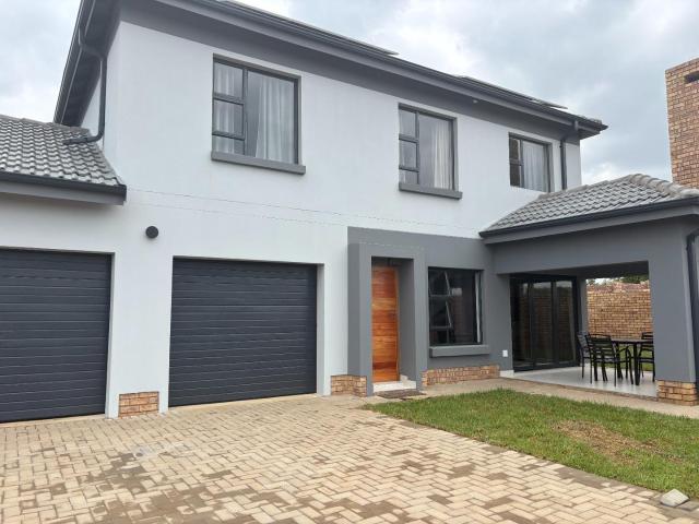 Townhouse for sale in Akasia, Gauteng