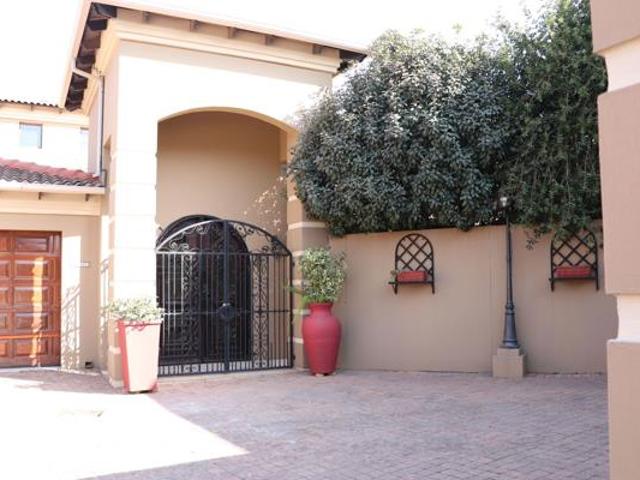 Townhouse for sale in Sedibeng, Gauteng
