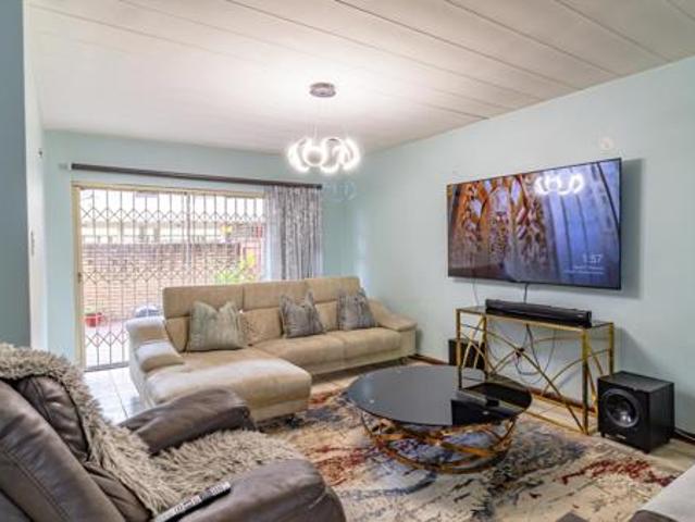 Townhouse for sale in Sedibeng, Gauteng