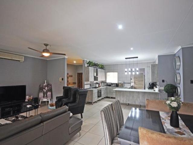 Townhouse for sale in Vereeniging, Emfuleni Local Municipality