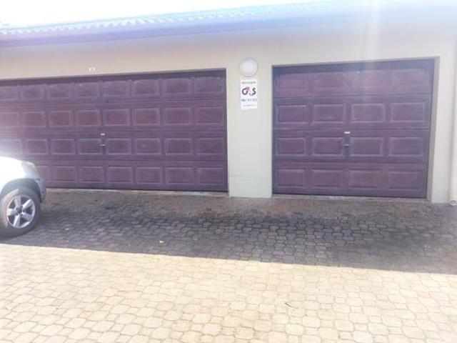 Townhouse for rent in Princess Grant, Kwazulu-natal