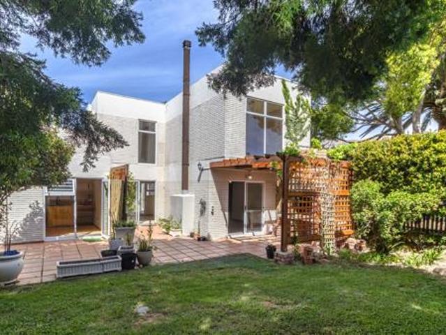 Townhouse for rent in Cape Town, City of Cape Town