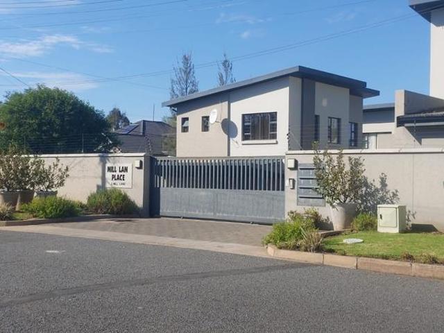 Townhouse for sale in Queenstown, Eastern Cape