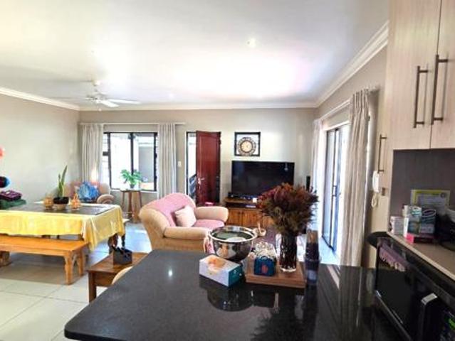 Townhouse for sale in Queenstown, Eastern Cape