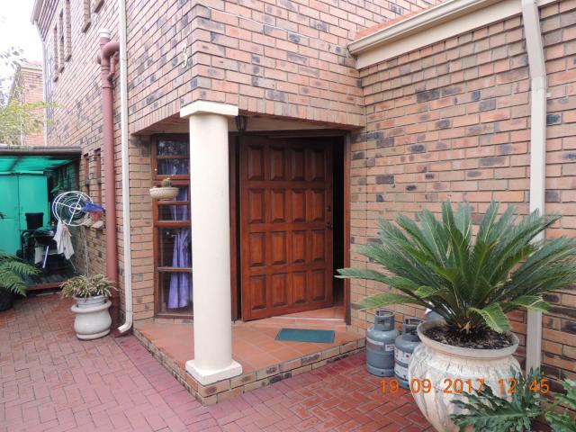 Townhouse for sale in Gert Sibande, Mpumalanga