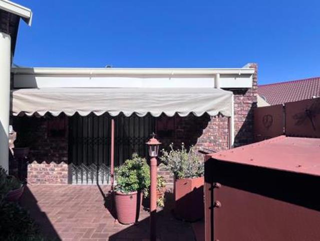 Townhouse for sale in Bloemfontein, Free State