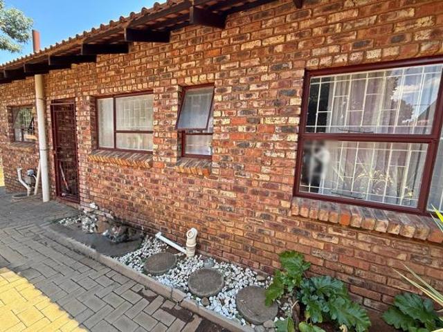 Townhouse for sale in Bloemfontein, Free State