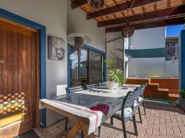 Townhouse for sale in Cape Town, Northern Suburbs