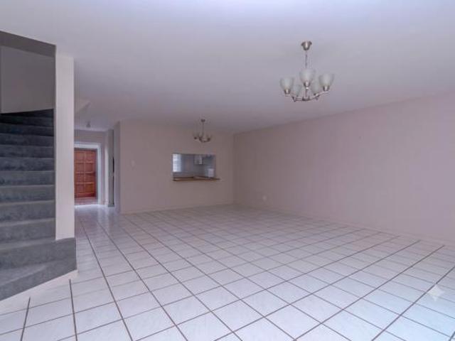 Townhouse for sale in Umdloti, Kwazulu-natal