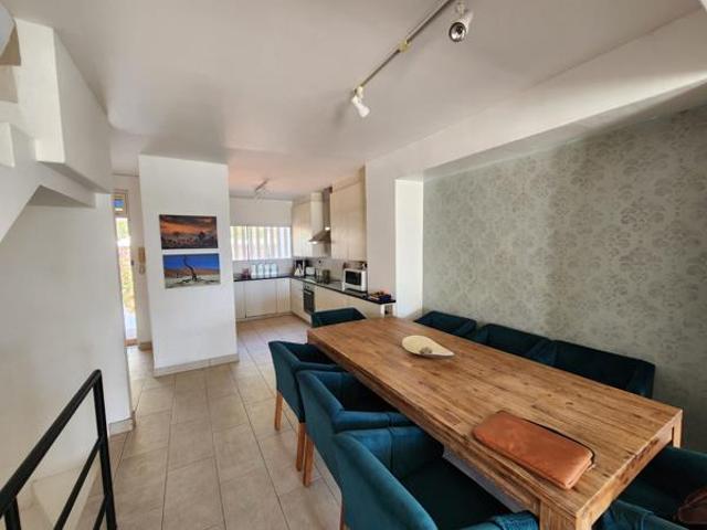 Townhouse for rent in Seaview, Kwazulu-natal
